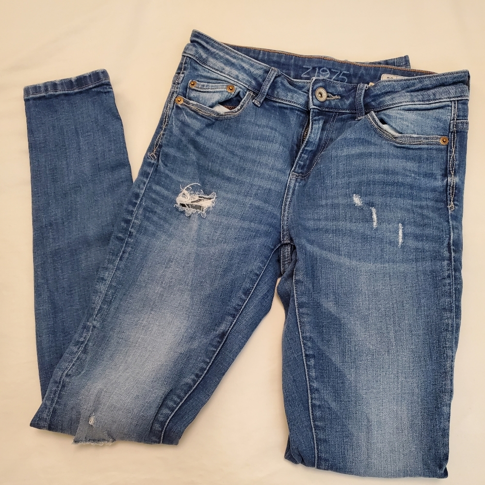 ZARA mid rise jeans-size 36 (I usually wear 27)